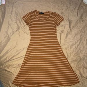 Beautiful short dress.